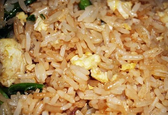 剩飯?jiān)趺醋龊贸杂趾?jiǎn)單,分享剩飯的6種再利用方式!