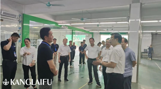 領(lǐng)導(dǎo)視察合作.png 領(lǐng)導(dǎo)視察合作.png