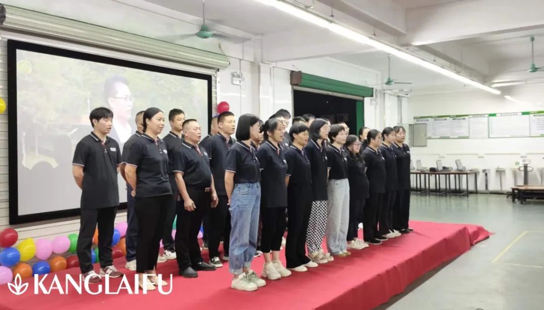 集體唱歌.jpg 集體唱歌.jpg