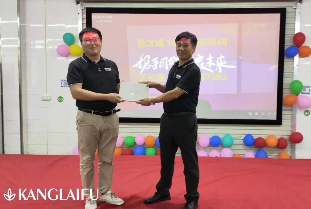 單人領獎2.jpg 單人領獎2.jpg